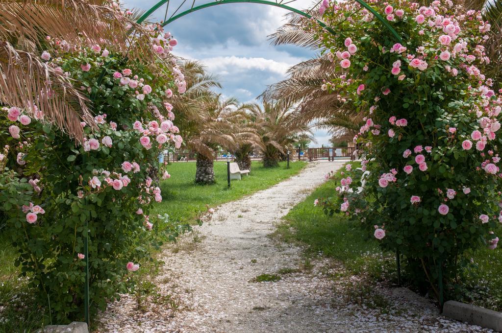 Agriturismo Il Casale Di Monica Rivotorto Buitenkant foto