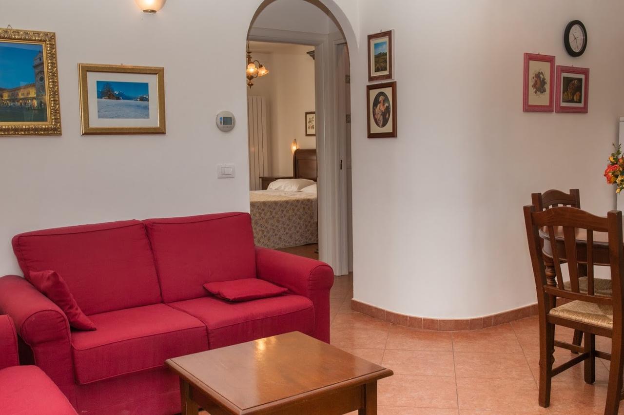 Agriturismo Il Casale Di Monica Rivotorto Buitenkant foto