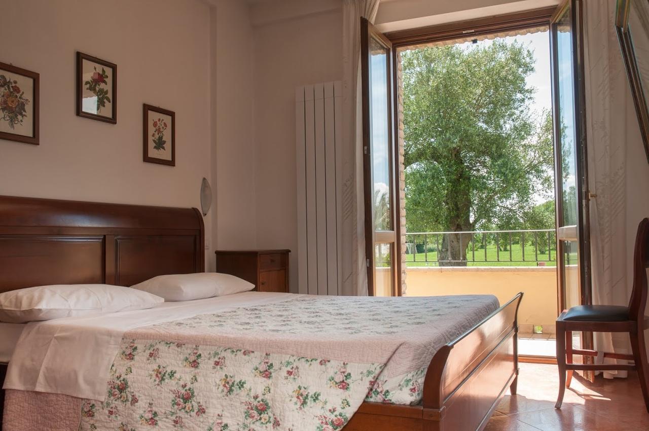 Agriturismo Il Casale Di Monica Rivotorto Buitenkant foto