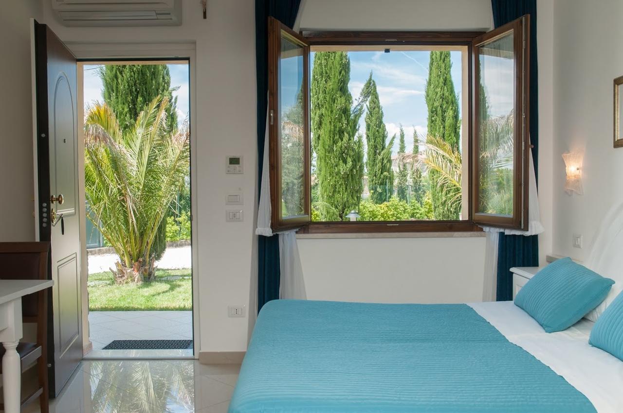 Agriturismo Il Casale Di Monica Rivotorto Buitenkant foto