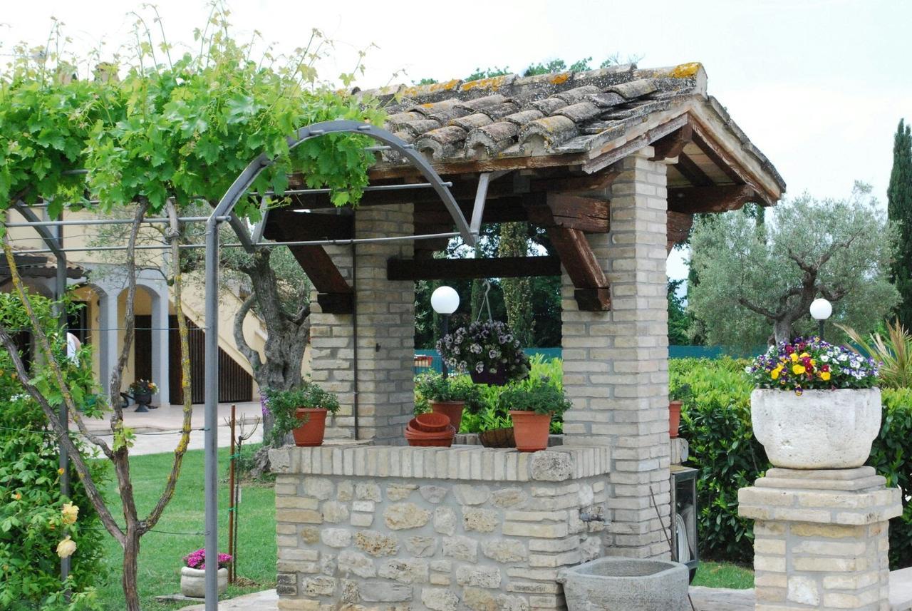 Agriturismo Il Casale Di Monica Rivotorto Buitenkant foto